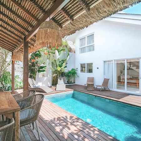 Sun & Moon Villa Canggu Exteriör bild
